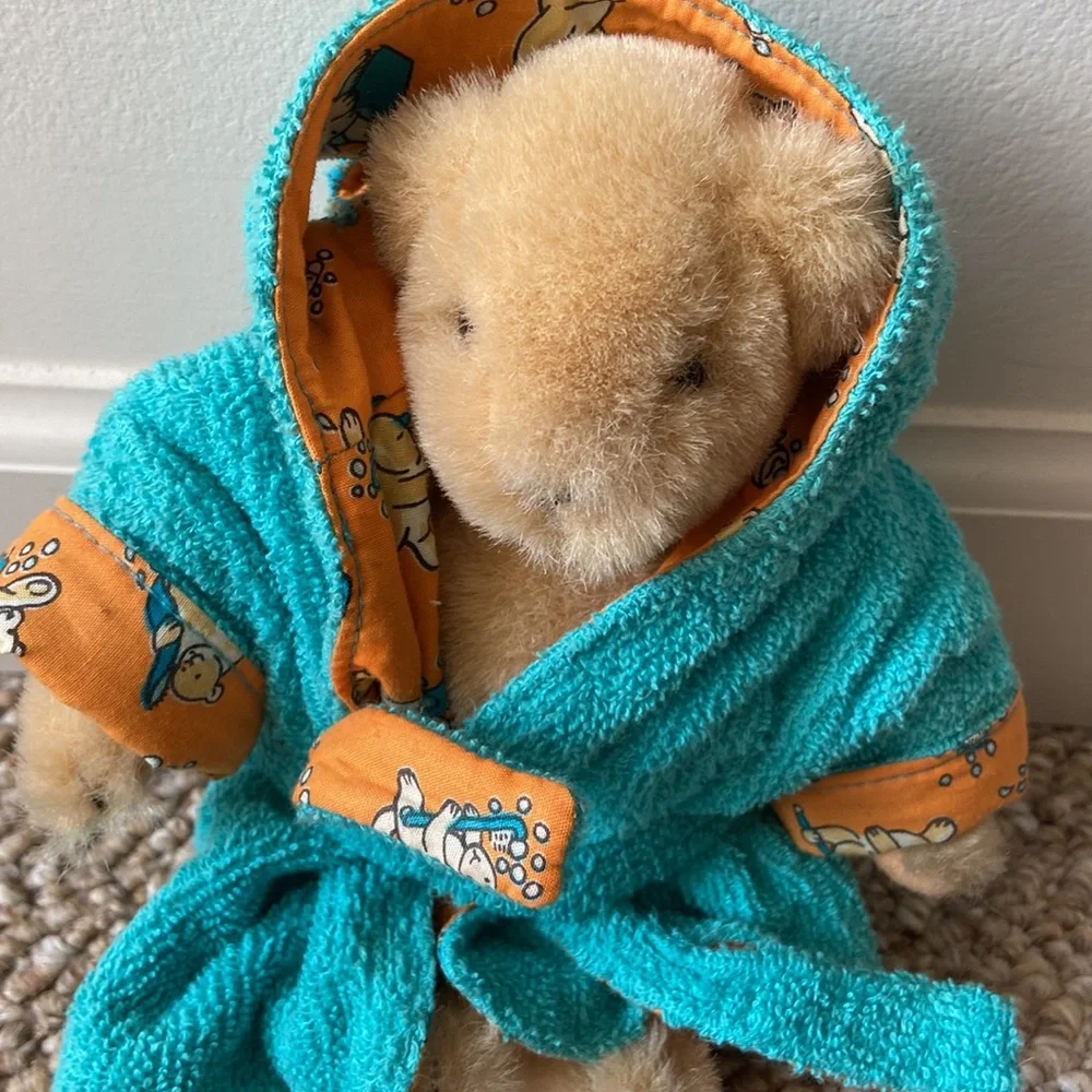 Muffy VanderBear In Robe - Picture 2 of 4